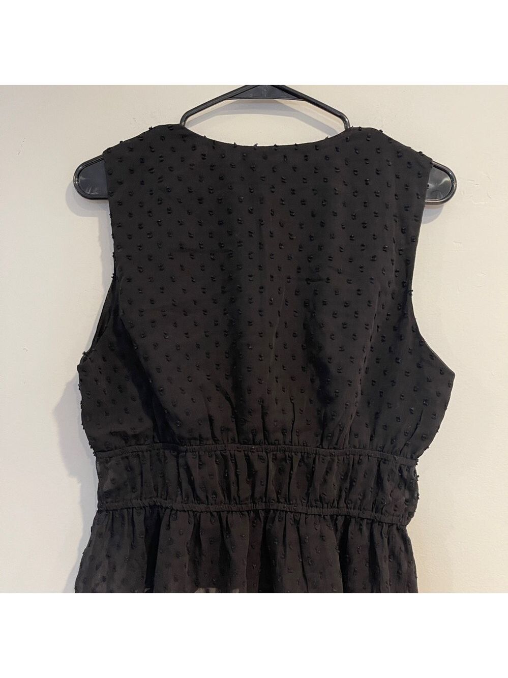 GUC Lulu's Black V-Neck Top Size Large - Picture 3 of 3